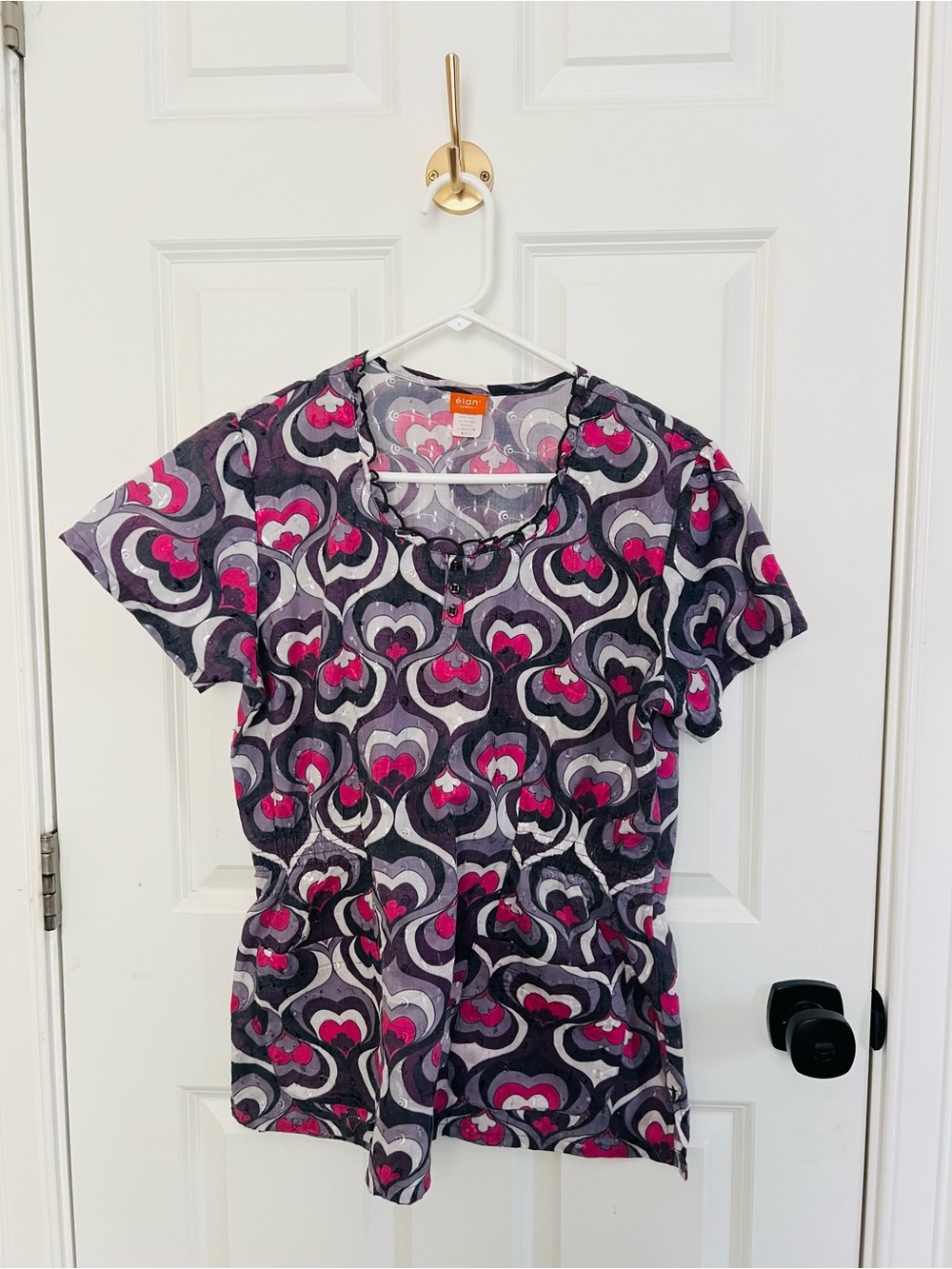 Barco Uniforms Women's Gray & Pink Heart-Print Scrub Top